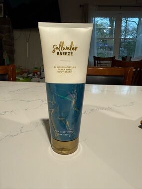 Bath & Body Works Saltwater Breeze Ultra Shea Body Cream - Blue